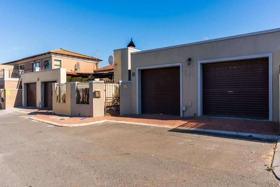 2 Bedroom Property for Sale in Parklands Western Cape